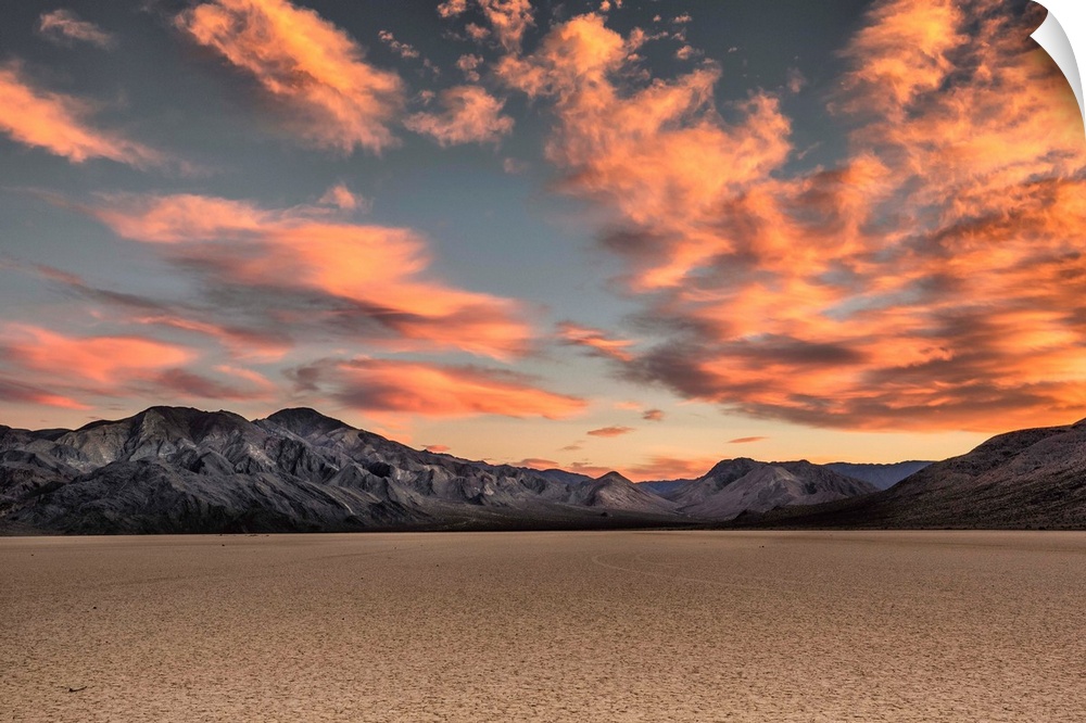 The Racetrack at sunset in Death Valley National Park.