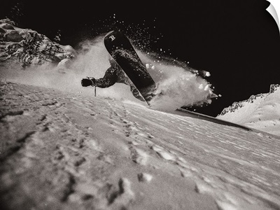 Ian Spiro snowboards in the Cascades, Washington