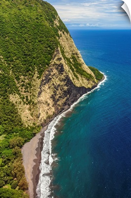 The beautiful shoreline near Waimanu on the big island