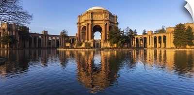 Palace Of Fine Arts In Early Morning Light In San Francisco, California