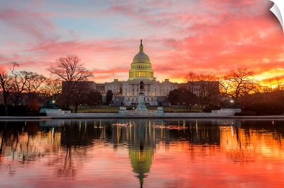 Washington DC, Capitol Building in a cloudy sunrise with mirrored reflection