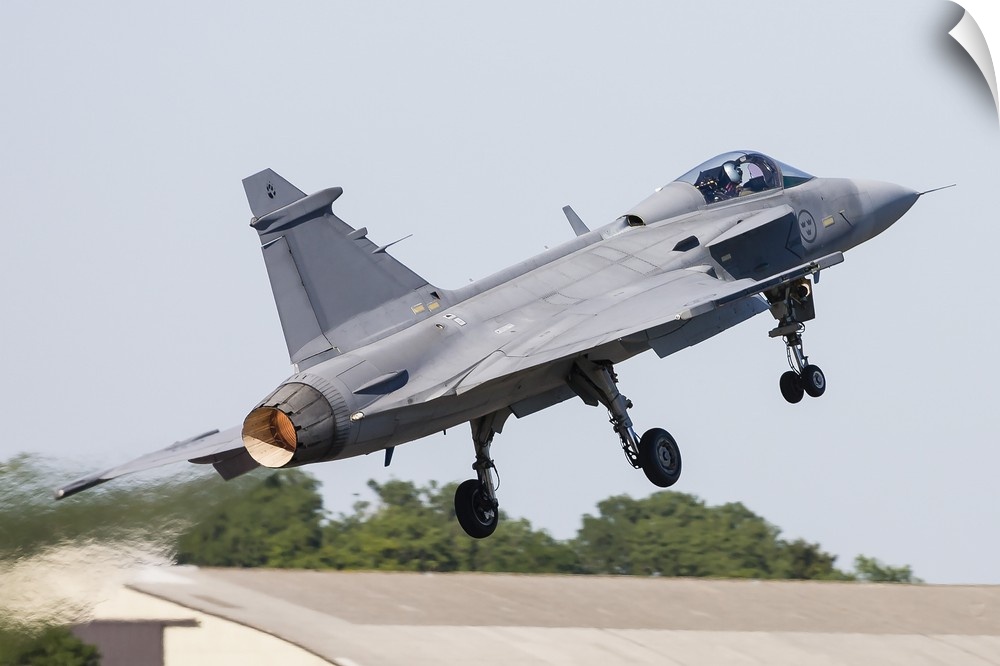 A JAS-39 Gripen of the Swedish Air Force taking off.