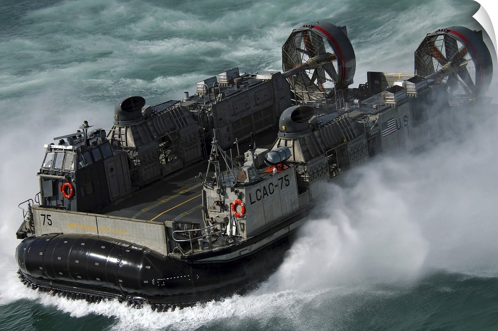 A US Navy Landing Craft Air Cushion heading to the Kuwait Naval Base