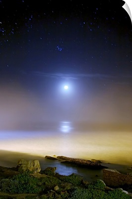 Moonset over the sea with Pleiades M45 cluster