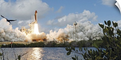 Space Shuttle Discovery launch
