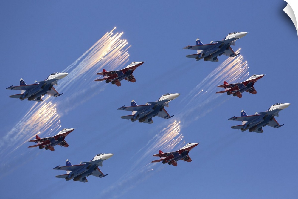 Sukhoi Su-30SM jet fighters of the Russian Knights aerobatics team during parade rehearsal, Moscow, Russia.