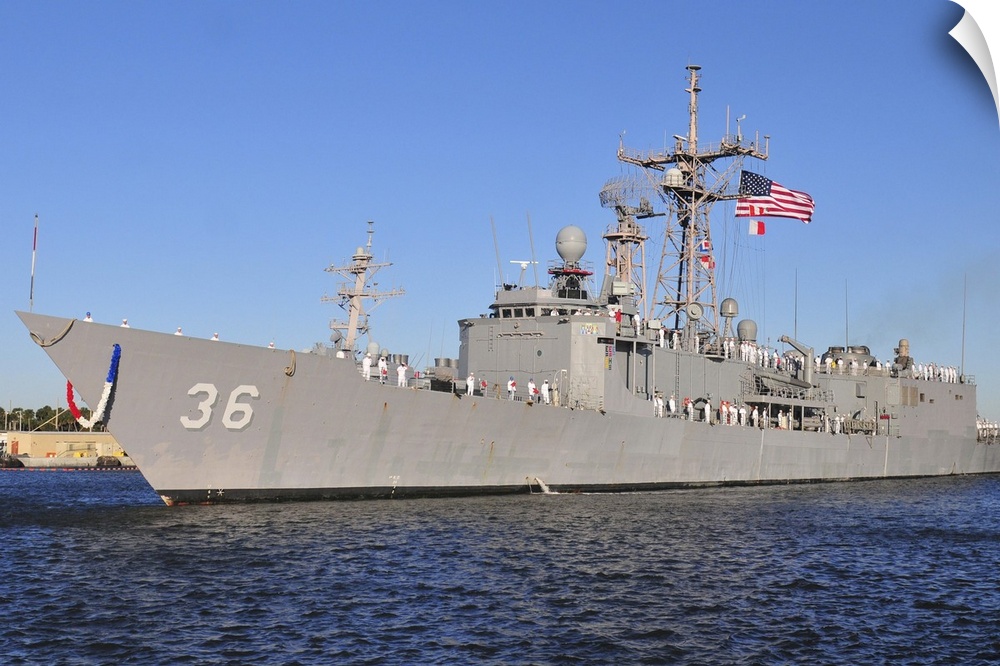 Mayport, Florida, October 30, 2012 - The guided-missile frigate USS Underwood (FFG 36) returns to Naval Station Mayport.