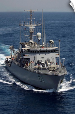 The Ospreyclass mine hunter coastal ship USS Raven