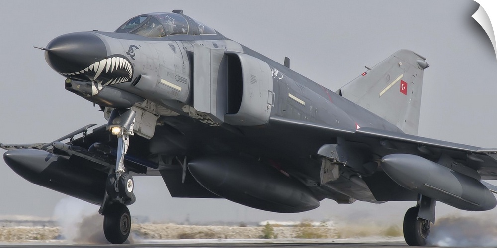 Turkish Air Force F-4 Phantom landing at Konya Air Base.