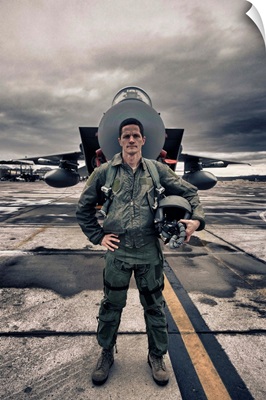 U.S. Air Force pilot standing in front of a F-15C Eagle