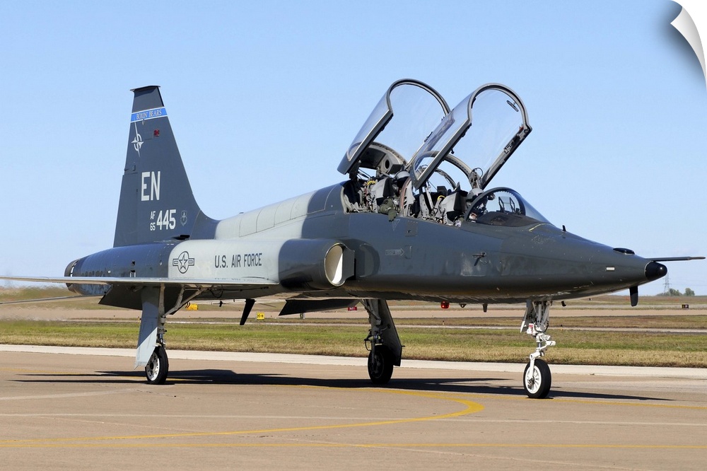 U.S. Air Force T-38 Talon taxiing at Sheppard Air Force Base, Texas.