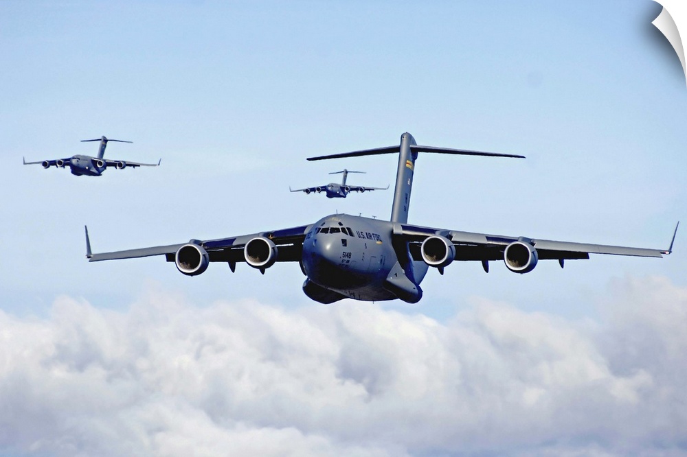 U.S. Air Force C-17 Globemaster's in flight.