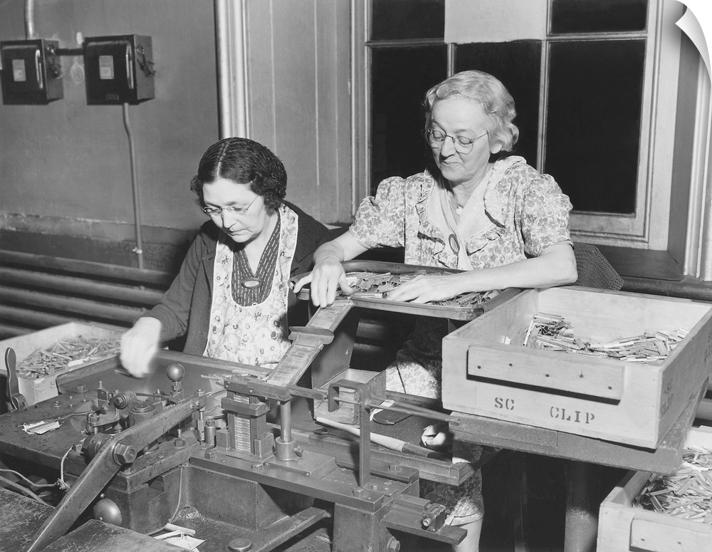 Women assembling .30 caliber cartridges at the Frankford Arsenal in Pennsylvania, 1940's.
