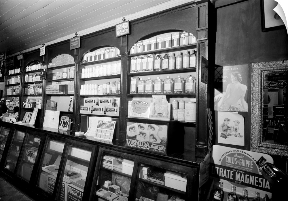 Apothecary shop at 10 Greenwich Street in New York City. Photograph by Stanley P. Mixon, 1940.