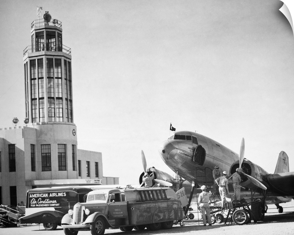 A DC-3 aircraft introduced by American Airlines in 1936.