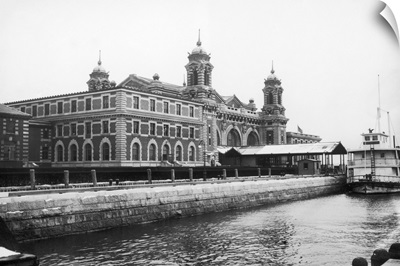 Ellis Island, 1912, main building at the immigration station