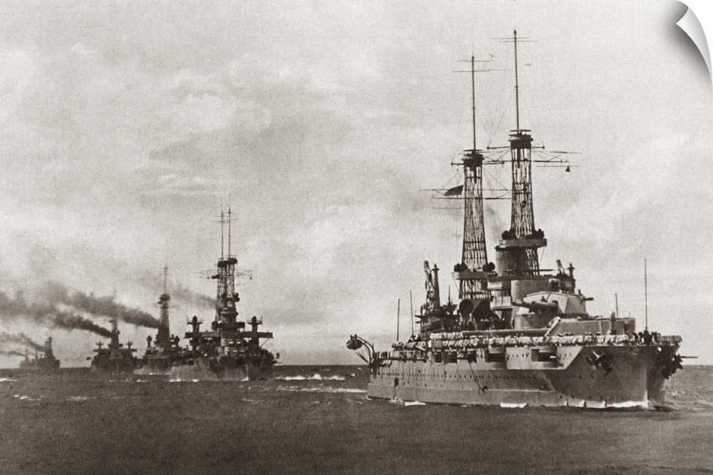 Fleet of U.S. Navy dreadnought battleships during World War I. Photographed in the Atlantic Ocean, c1917.