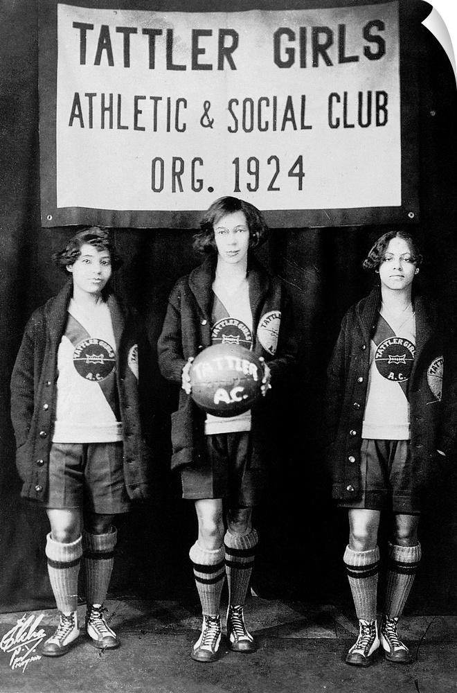 Women basketball players of Harlem, New York. Photographed by Eddie Elcha, 1924.