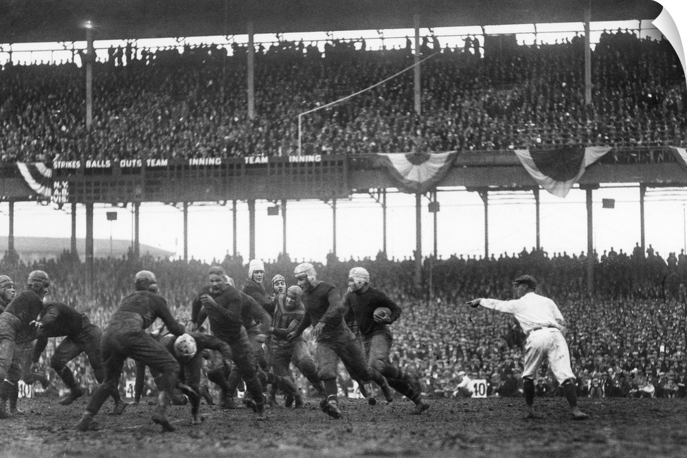 Phil White of the New York Giants attempting to gain yards in a game against the Chicago Bears, at the Polo Grounds in New...