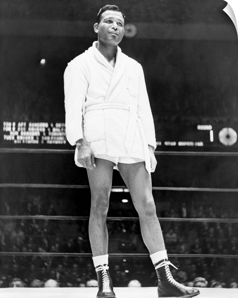(1921-1989). N? Walker Smith, Jr. American boxer. Photographed in the ring at Madison Square Garden, 1966.