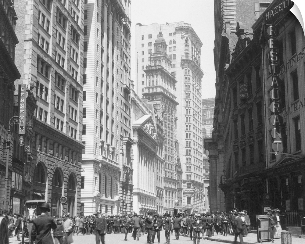 A view of Broad Street in lower Manhattan, April 1906.