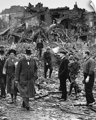Winston Churchill, Inspecting bomb damage in the Battersea area