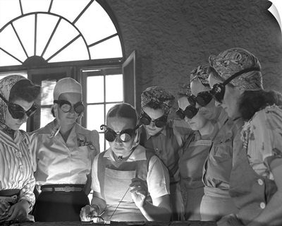 Women learning aircraft construction in Florida as part of the war effort, 1942