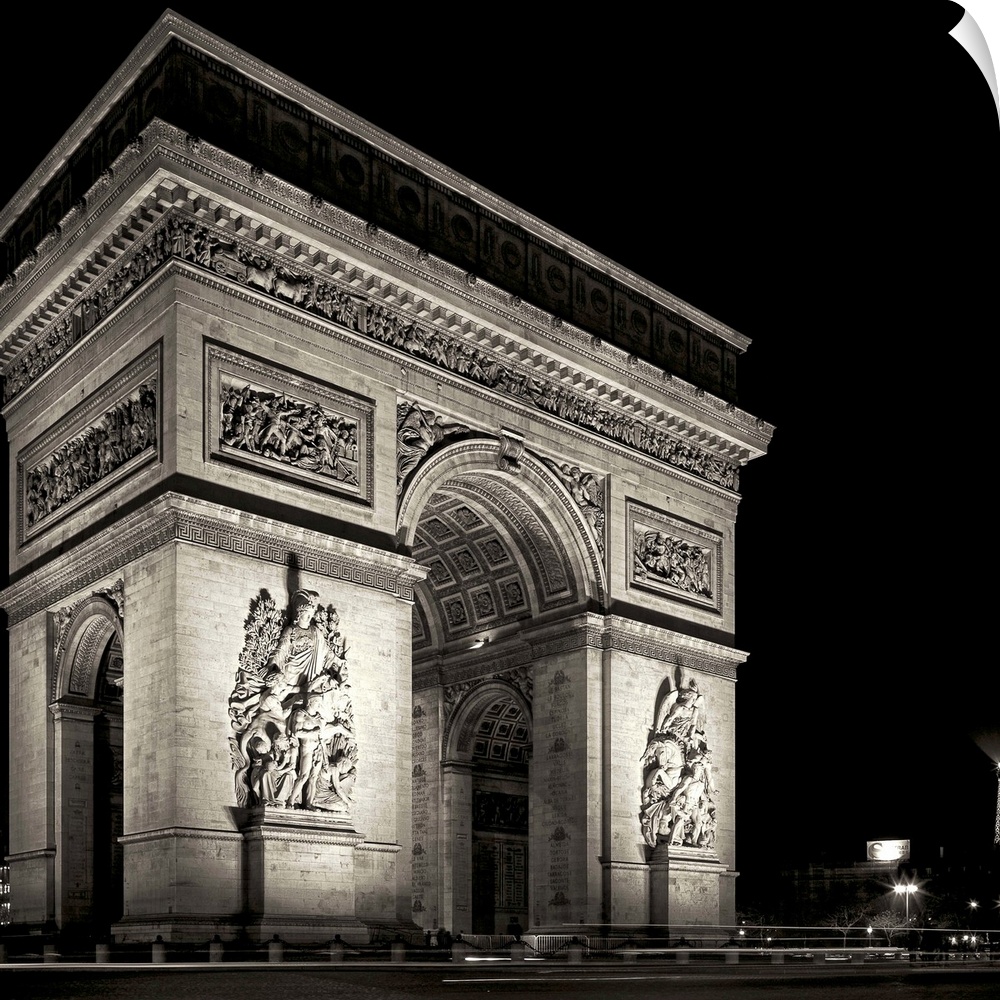 Arc de Triomphe, Paris, France at night