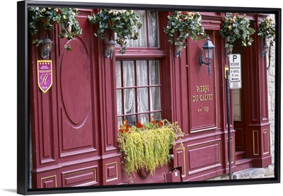 Canada, Quebec, Montreal, Old Montreal, exterior of the Pierre du Calvet restaurant