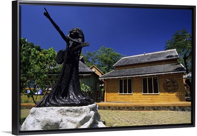 Jamaica, Ocho Rios, Island Village. Bob Marley statue
