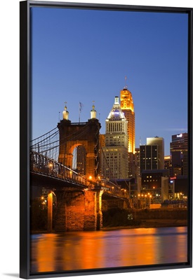 The skyline of Cincinnati, Ohio, USA at dusk