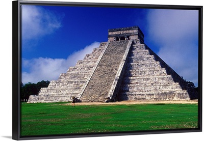 Central America, Mexico, Yucatan, Chichen Itza area, Kukulcan pyramid