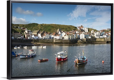 England, North Yorkshire Moors National Park, Staithes, Fishing harbor