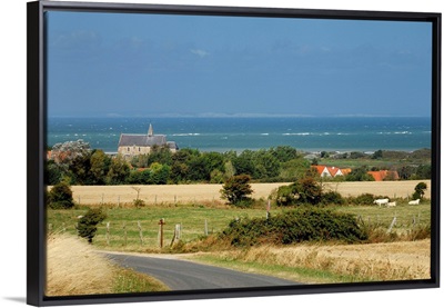 France, Nord-Pas-de-Calais, Wissant Bay with the White Cliffs of Dover