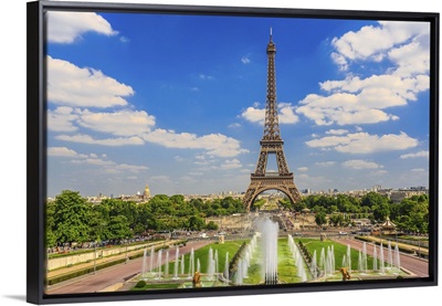France, Paris, Trocadero Fountains, Eiffel Tower, view from the Trocadero