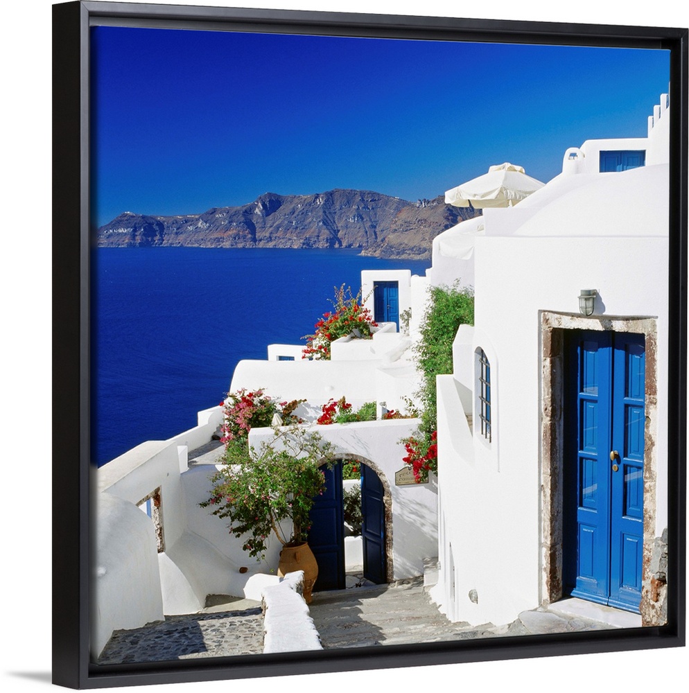 Greece, Aegean islands, Cyclades, Santorini, traditional houses and the crater