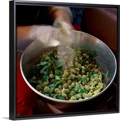 Greece, Green almonds