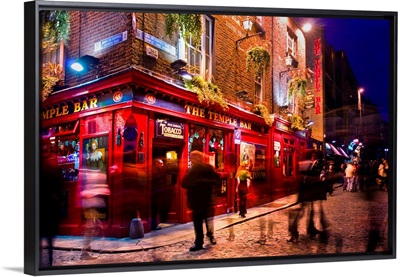 Ireland, Dublin, Temple bar by night