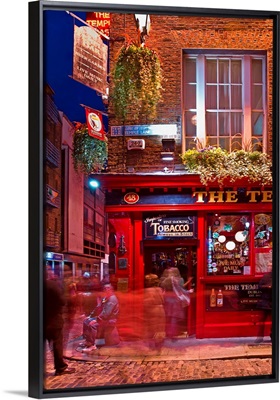 Ireland, Dublin, Temple Bar by night