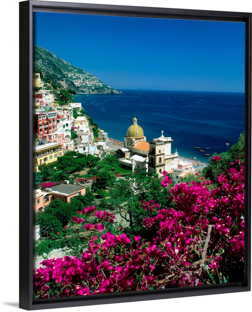 Italy, Campania, Positano, view over town and coast, Amalfi coast