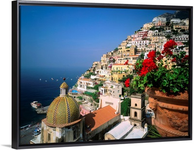 Italy, Campania, Positano, view towards the town