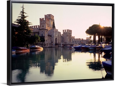 Italy, Lake Garda, Sirmione, castle