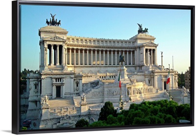 Italy, Latium, Rome, Monument to Vittorio Emanuele II called Vittoriano, at sunset