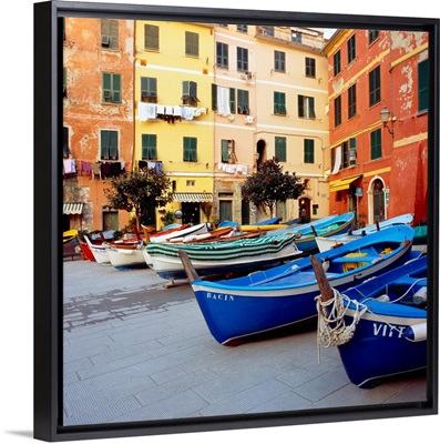 Italy, Liguria, Cinque Terre, Vernazza, fishing boats