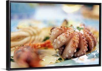 Italy, Puglia, Bari, Al Pescatore restaurant, seafood platter