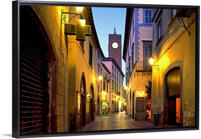 Italy, Umbria, Orvieto, Corso Cavour and Torre del Moro