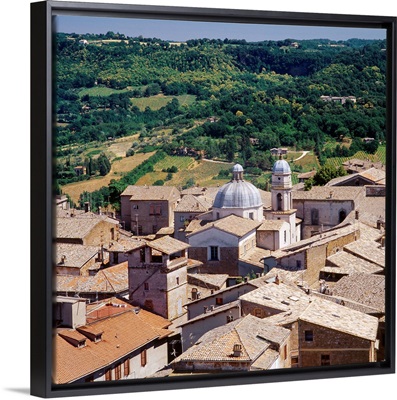Italy, Umbria, Orvieto, view from Torre del Moro towards the town