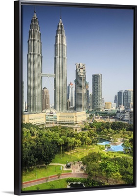 Malaysia, Kuala Lumpur, Petronas Towers and KLCC Kuala Lumpur City Centre