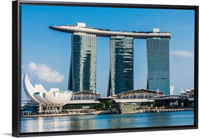 Singapore, Singapore City, Marina Bay, ArtScience Museum and Marina Bay