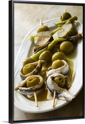 Spain, Aragon, Saragossa, tapas with stuffed olives and anchovies